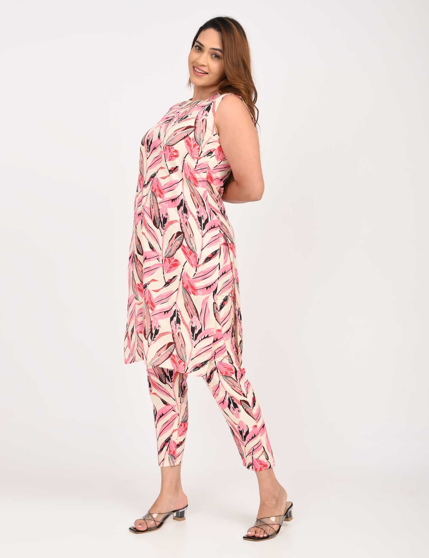 Sleeveless kurti pant set